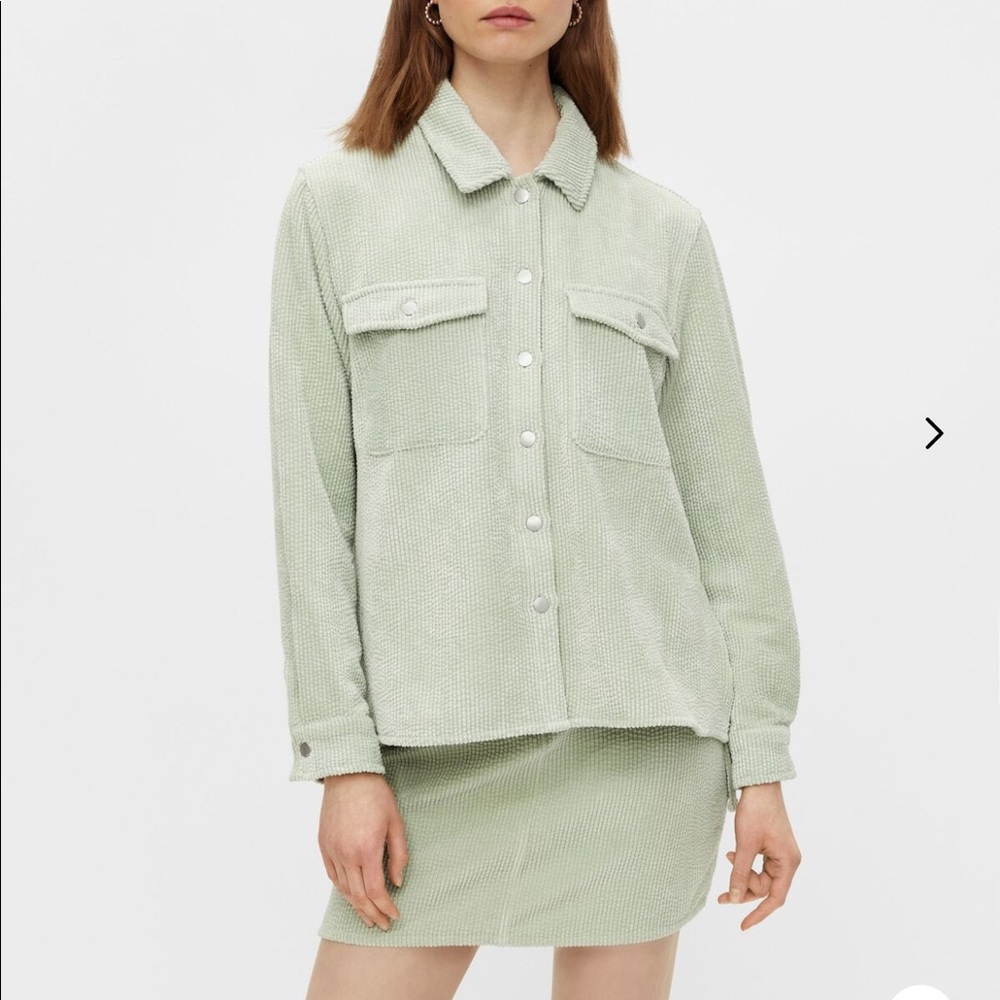 PIECES dark green corduroy over shirt (sold out in EU)
